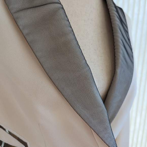 SOLD Vintage White Silk Gray Collar Carlisle Blazer Rose Cutout Sz 6 Lined - Picture 4 of 14